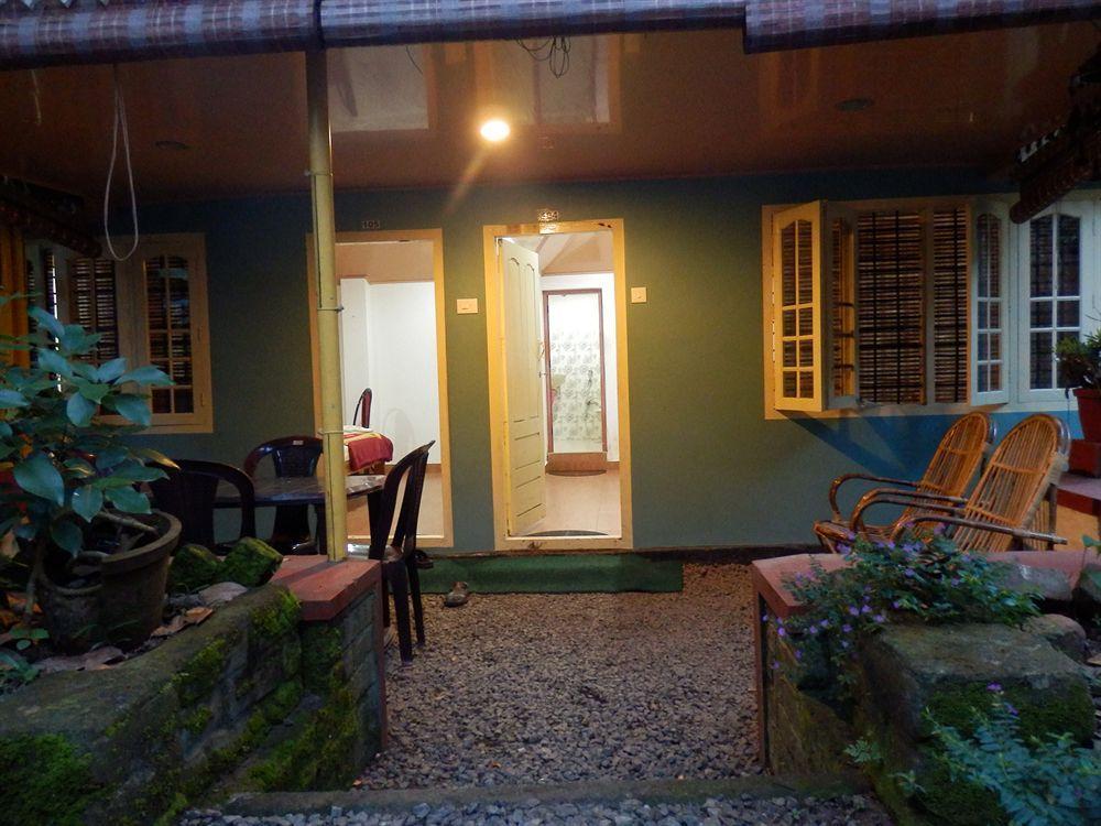 Green Garden Cottage Thekkady Extérieur photo