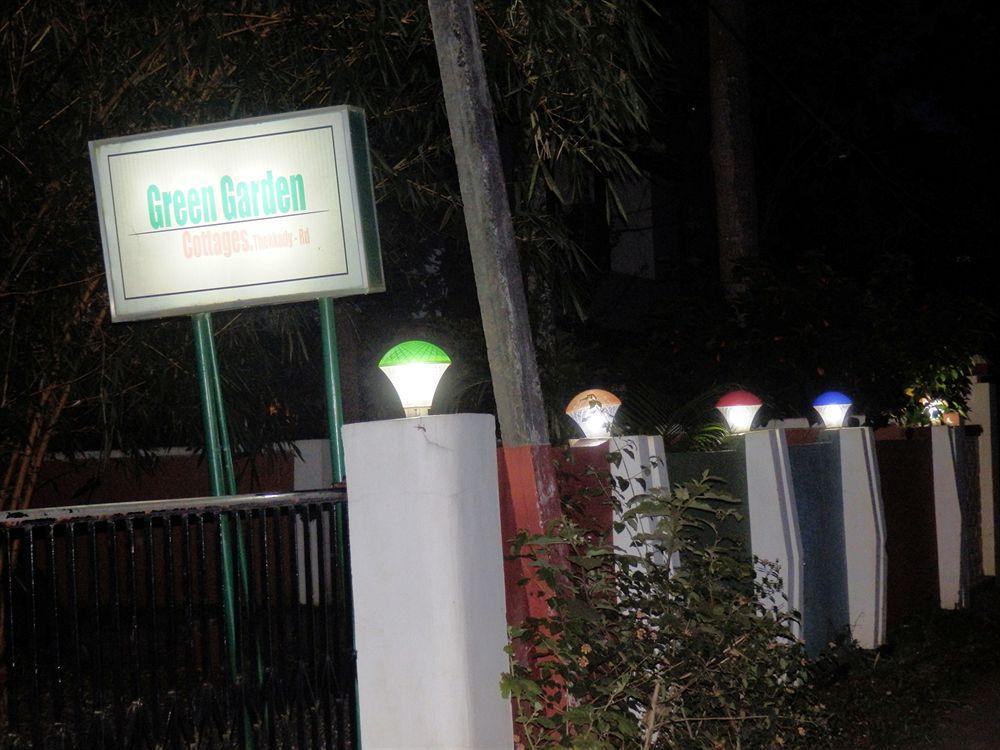 Green Garden Cottage Thekkady Extérieur photo