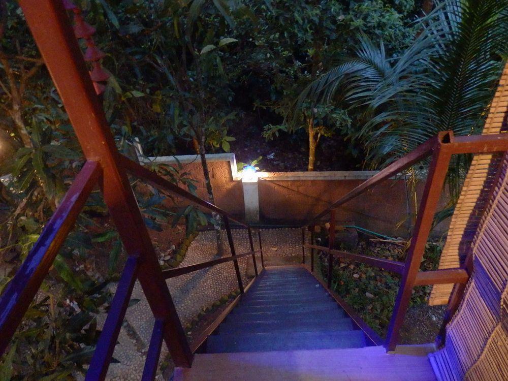Green Garden Cottage Thekkady Extérieur photo