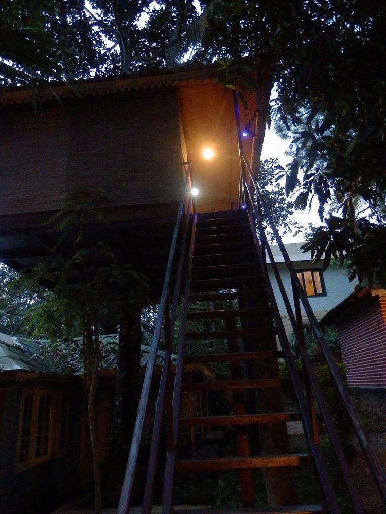 Green Garden Cottage Thekkady Extérieur photo