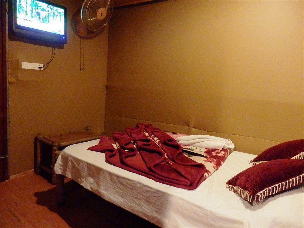 Green Garden Cottage Thekkady Extérieur photo