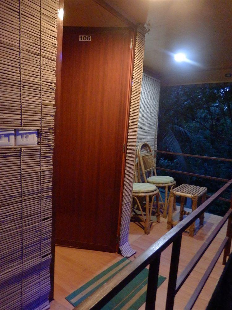Green Garden Cottage Thekkady Extérieur photo