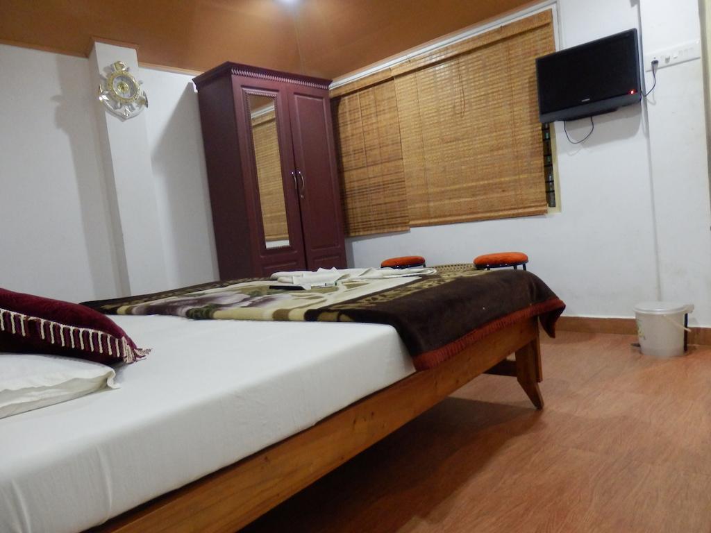 Green Garden Cottage Thekkady Extérieur photo